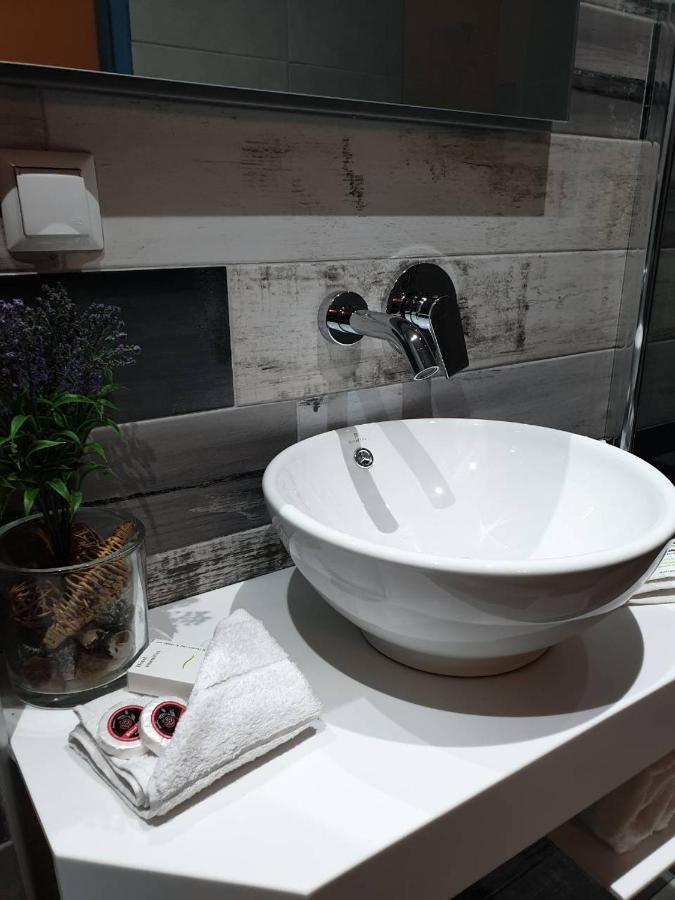 V-Suites 2 Потос Экстерьер фото